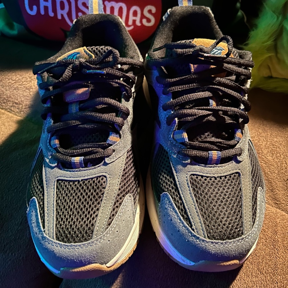 Avia Black and Blue Athletic Shoes